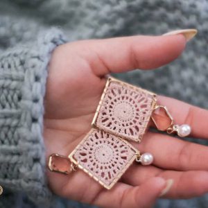 راهنمای ست کردن گوشواره با لباس